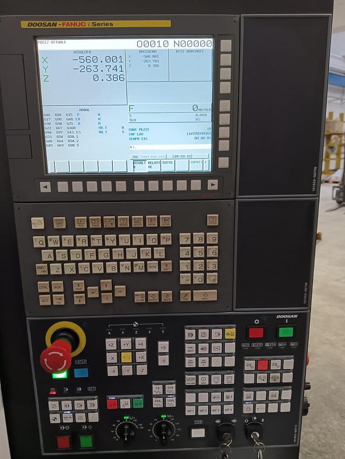 D'occasion CENTRE DOOSAN VC430 2016