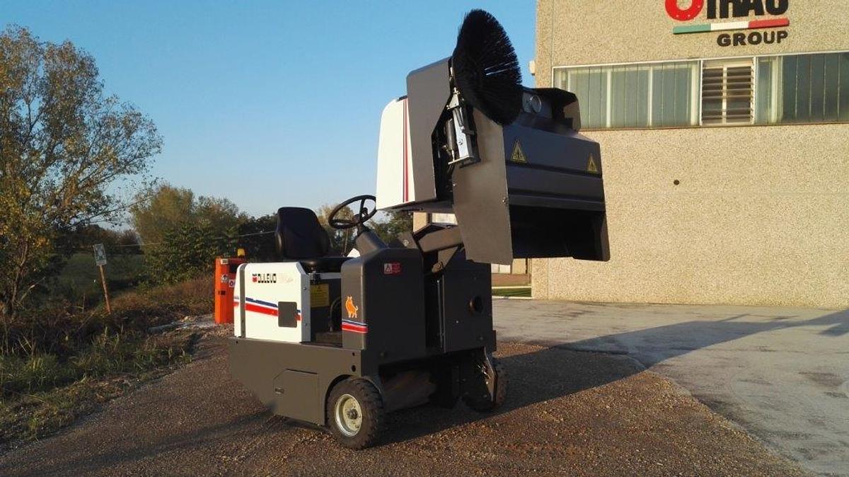 Used INDUSTRIAL STREET SWEEPER DULEVO 100 EH
