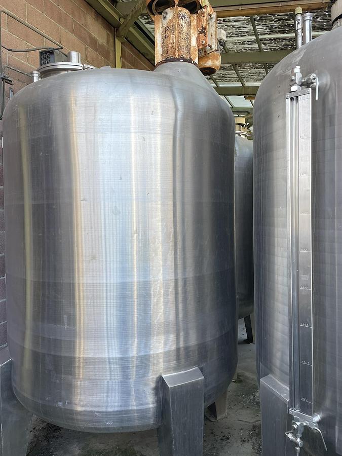 Used Bertuzzi Stainless Steel Tanks with Agitator – Complete Lot for Sale