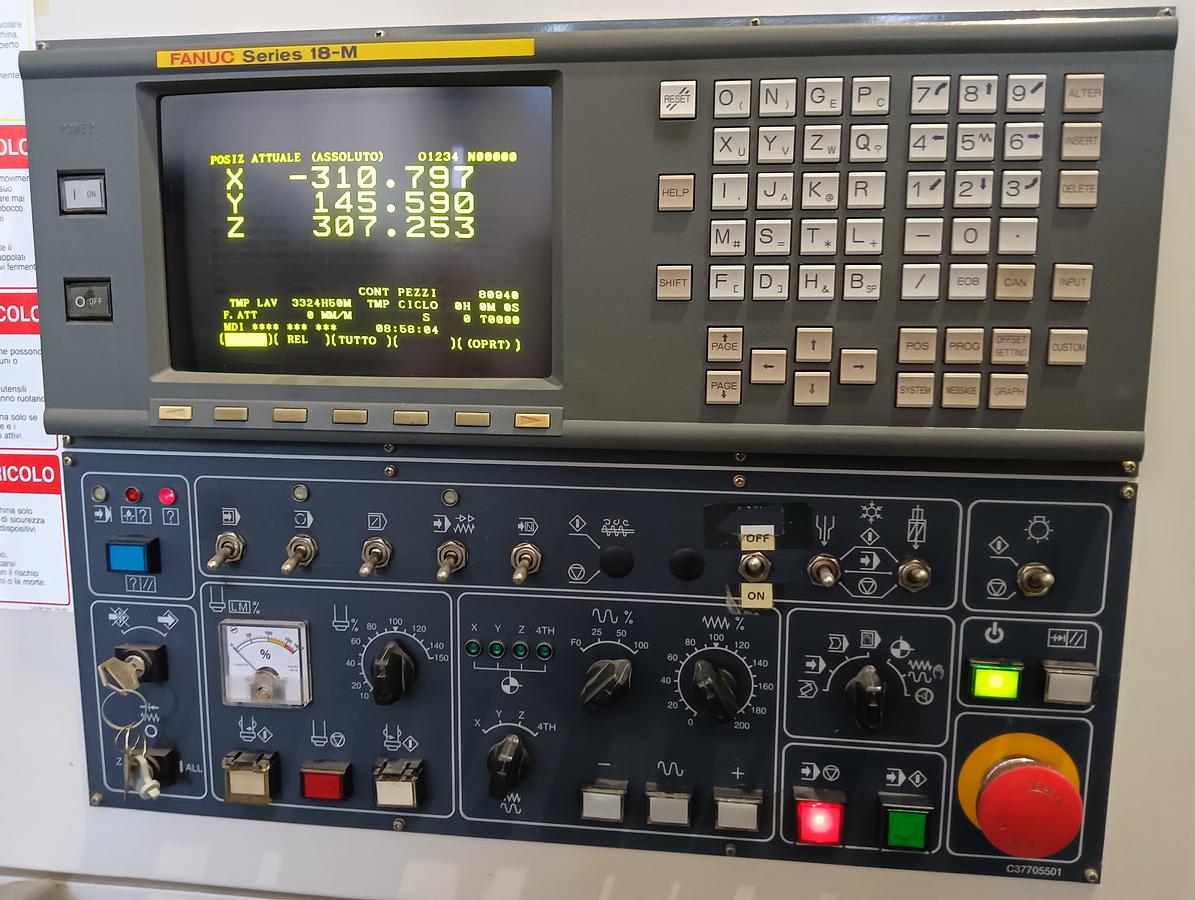 D'occasion Centre d'usinage vertical DAEWOO ACE-VC 500 ROTOPALLET 2000