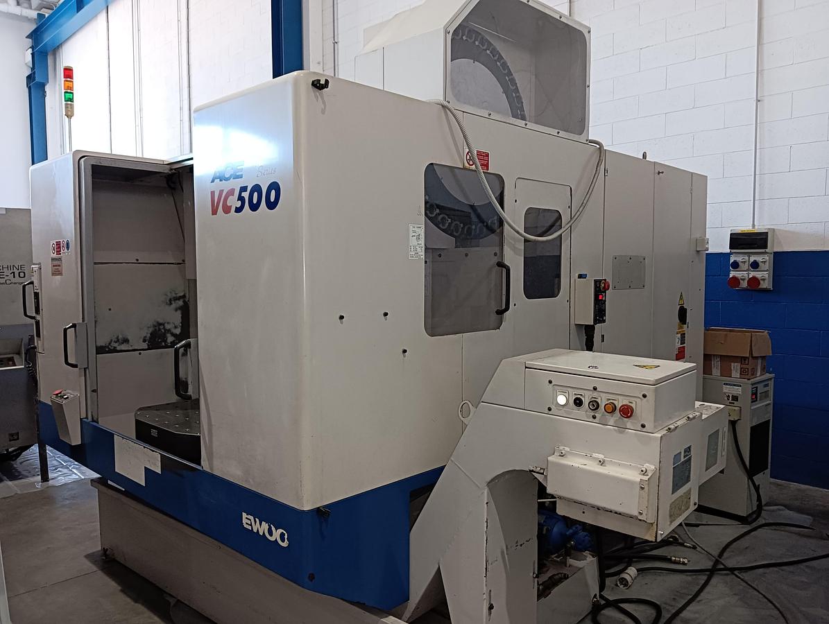 D'occasion Centre d'usinage vertical DAEWOO ACE-VC 500 ROTOPALLET 2000