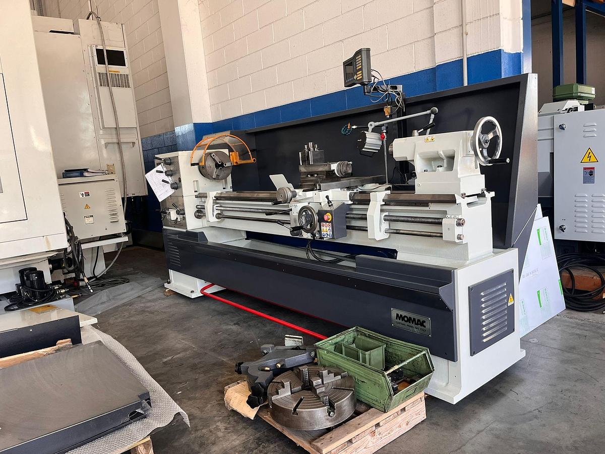 Used 2008 LATHE PARALLEL MOMAC mod.SM 260