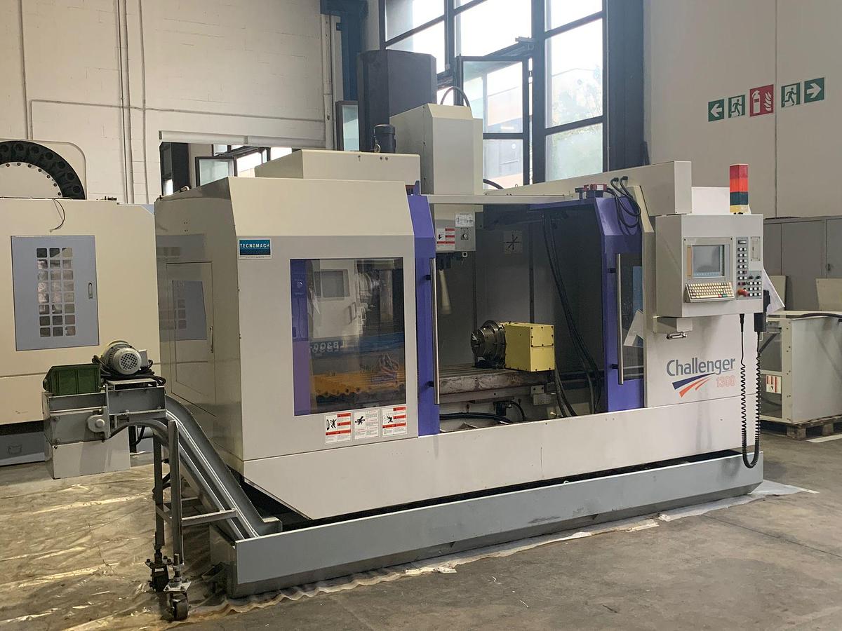 D'occasion CENTRE D'USINAGE VERTICAL MICROCUT modèle MCV-1300, 2002