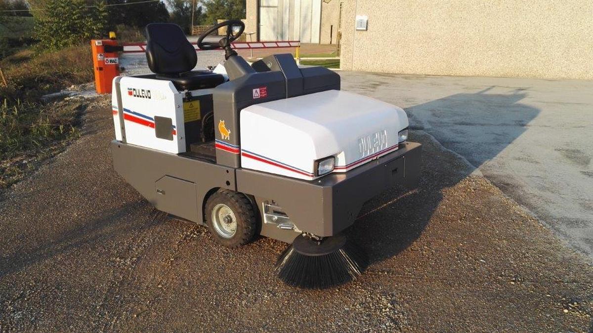 Used INDUSTRIAL STREET SWEEPER DULEVO 100 EH