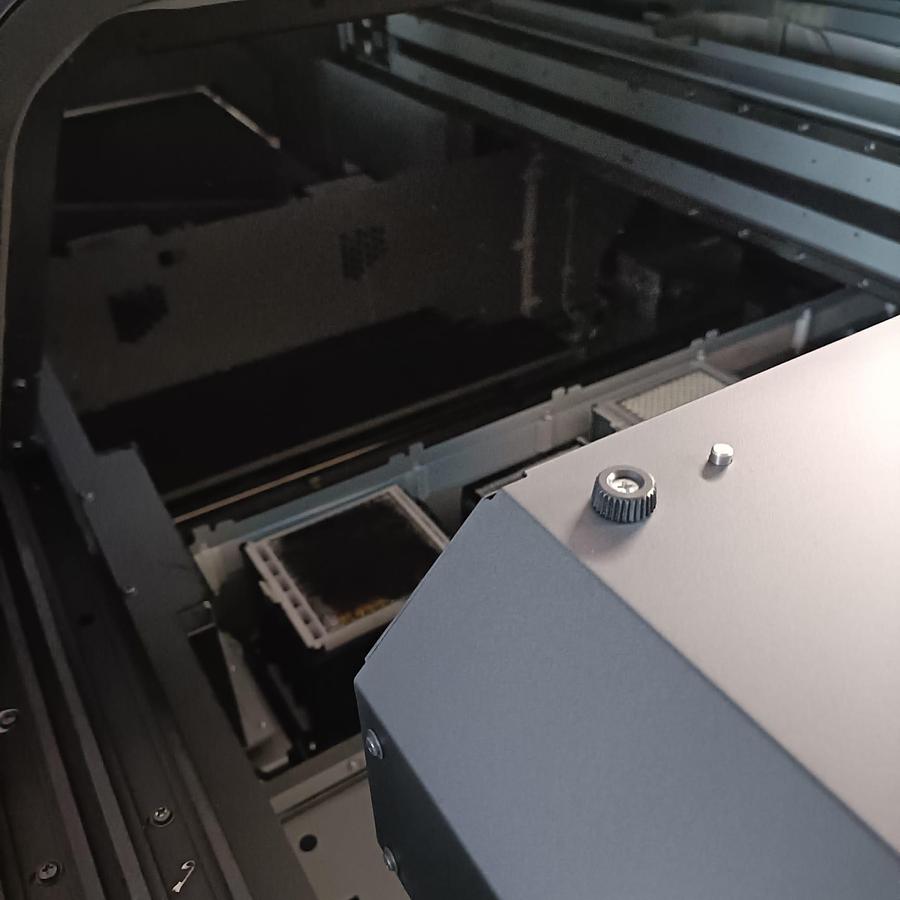 Used Epson SureColor SC-F3000 DTG Printer – Direct-to-Garment Textile Printing Machine