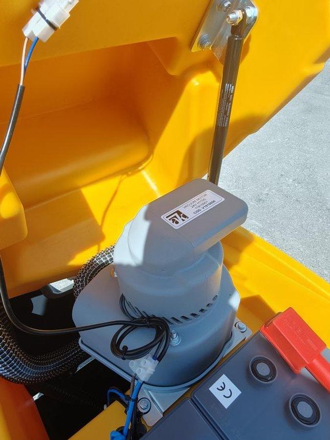 Refurbished 2024 INDUSTRIAL FLOOR CLEANER CORAL 50 REVISED