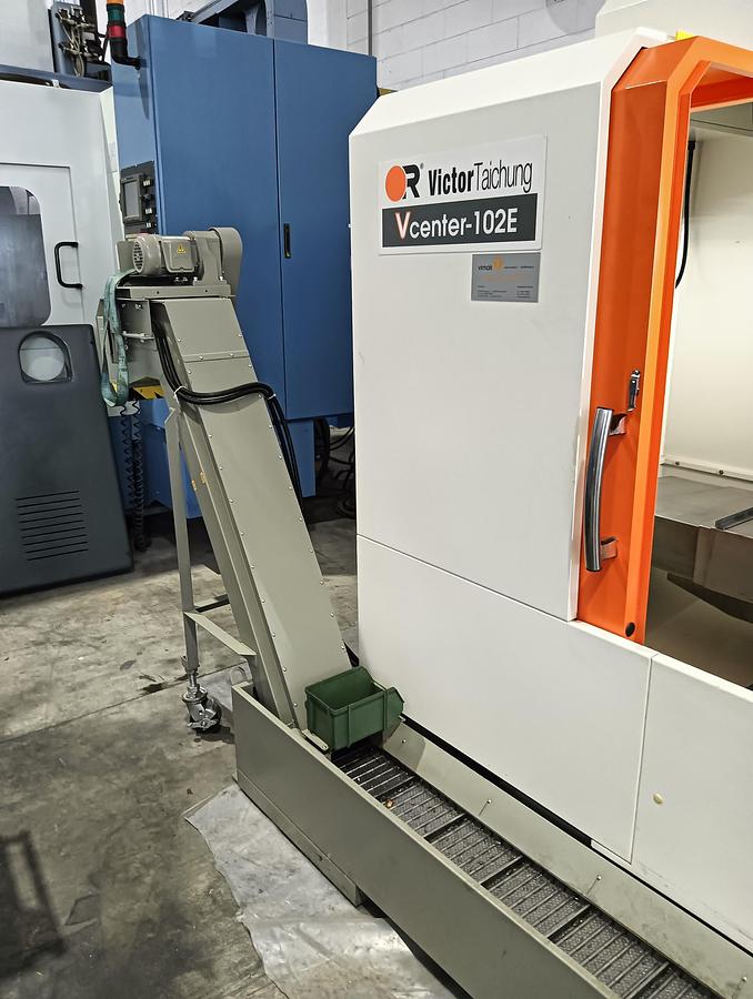 D'occasion Centre d'usinage vertical Victor 2020, modèle VCENTER-102E