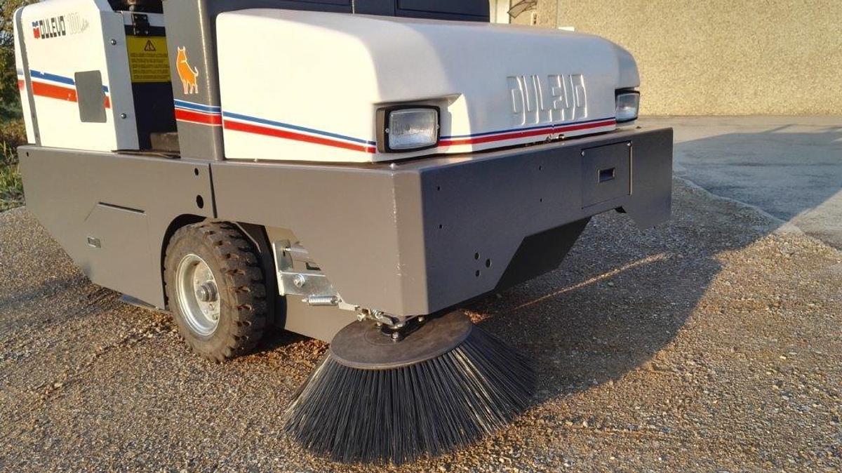 Used INDUSTRIAL STREET SWEEPER DULEVO 100 EH