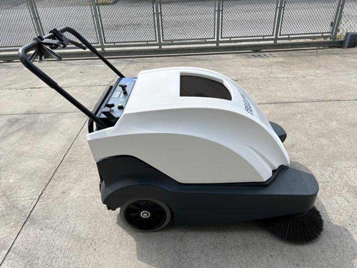 Refurbished 2017 DULEVO 74 WAVE SWEEPER REVISED