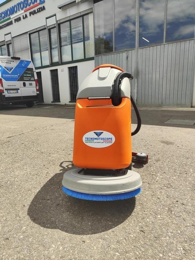 Refurbished 2022 FLOOR CLEANER REVAMPED I20 B NEW