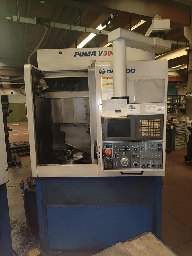 Used 2001 DAEWOO PUMA V300 VERTICAL LATHE