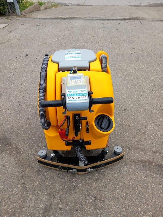 Refurbished REVISIONED OPAL 66 FLOOR SCRUBBER