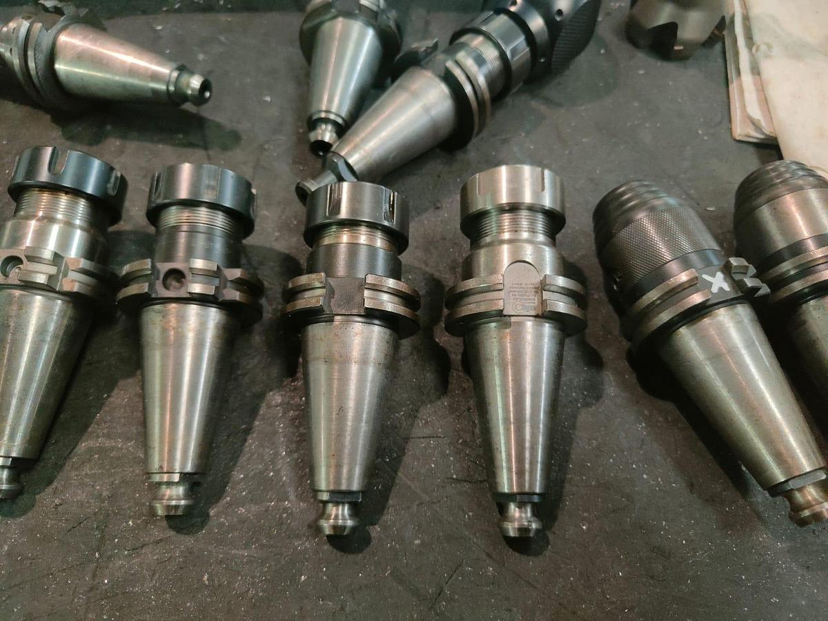 Used 2006 VERTICAL CENTER QUASER model MV204CP/15