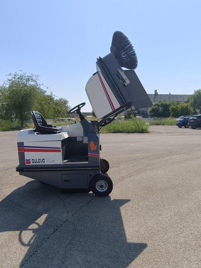Refurbished REFURBISHED INDUSTRIAL SWEEPER DULEVO 90 DK