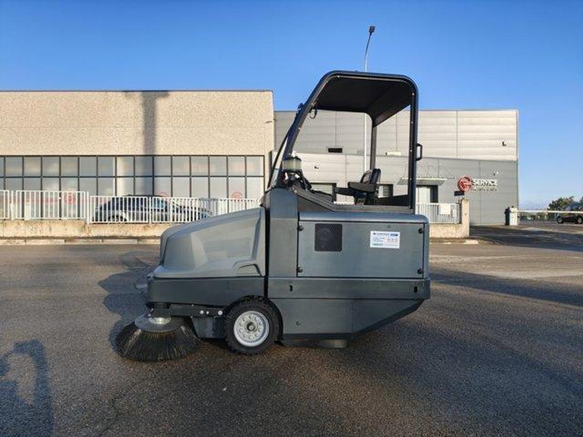 Refurbished REVISED KARCHER KM 130-300 INDUSTRIAL SCRUBBER