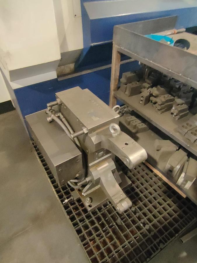 Used 2009 HONOR LATHE model HNL-160 AL SM