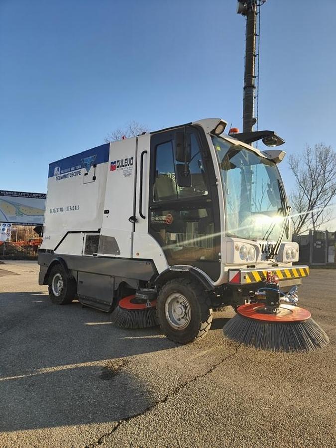 Refurbished REVISED ROAD SWEEPER DULEVO 3000 EU6