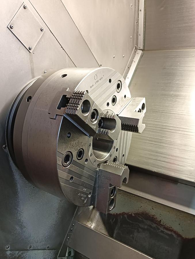 Used 2003 GORATU CNC lathe mod. G CRONO 4Zx1000