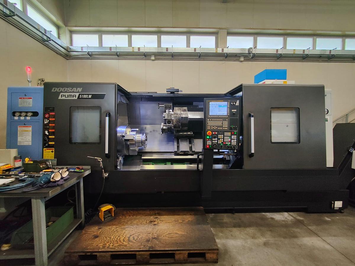 Used 2017 DOOSAN PUMA lathe mod.5100 LMB
