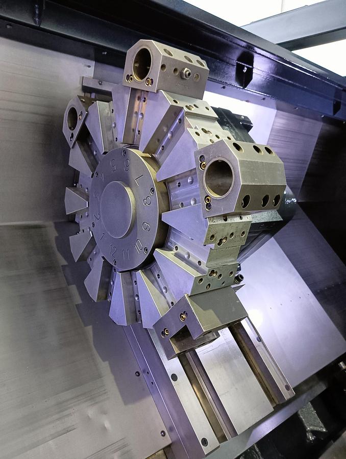 Used 2012 DOOSAN CNC lathe mod.PUMA 400 LA