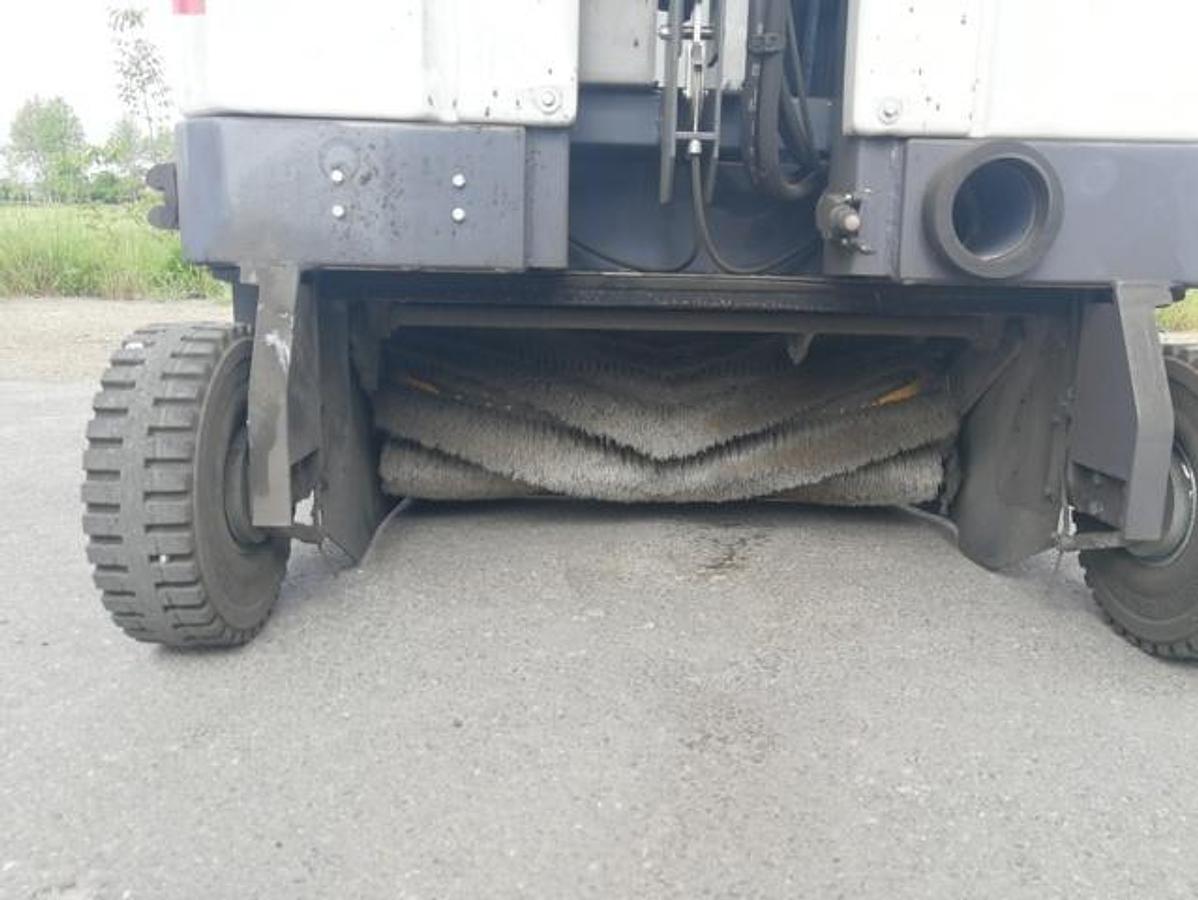 Used 2020 INDUSTRIAL FLOOR SCRUBBER DULEVO 1100 EH