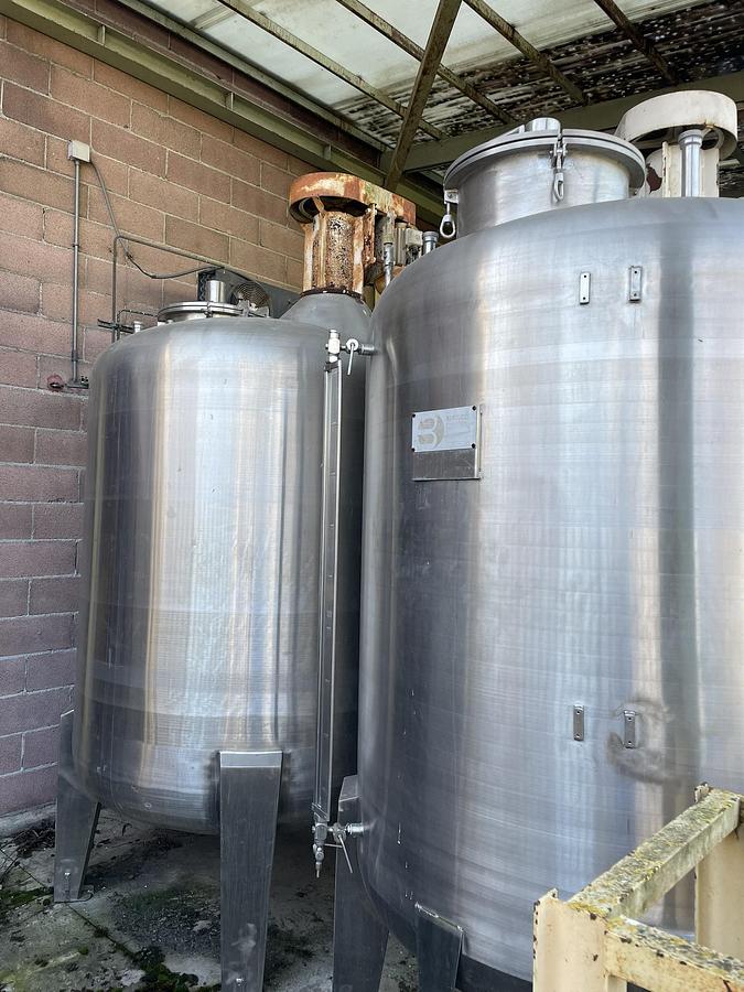 Used Bertuzzi Stainless Steel Tanks with Agitator – Complete Lot for Sale