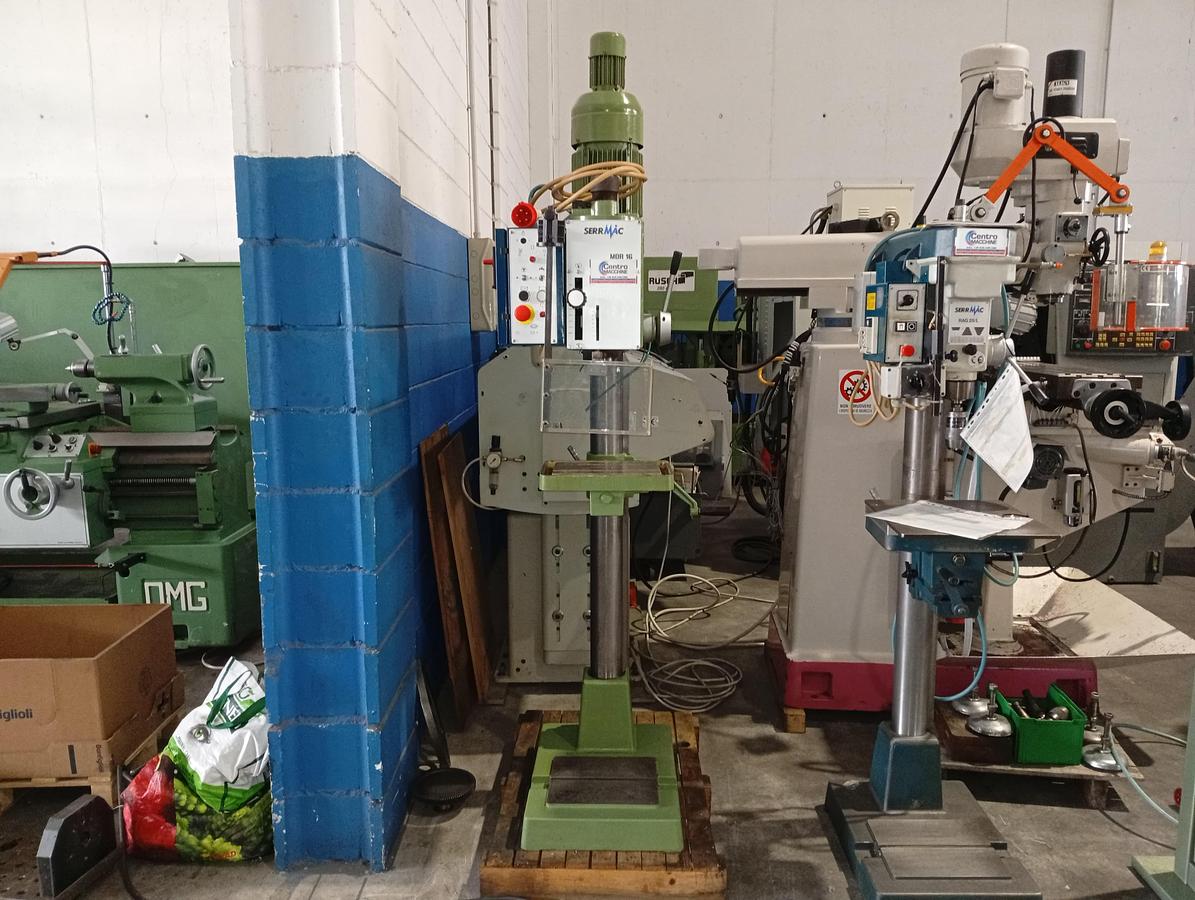 D'occasion MACHINE À TARAUDER SERRMAC mod.MDR16