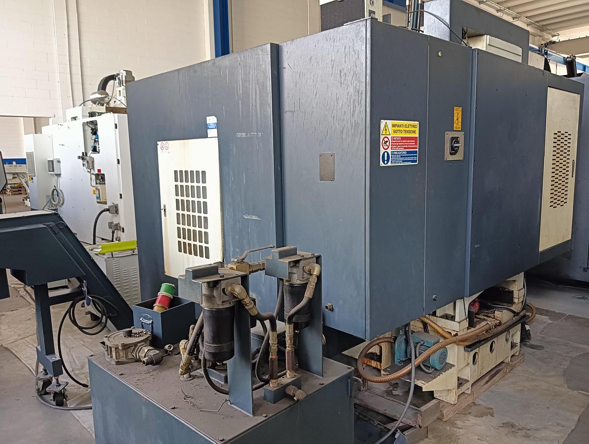 D'occasion CENTRE D'USINAGE VERTICAL WIKER VMC-1050