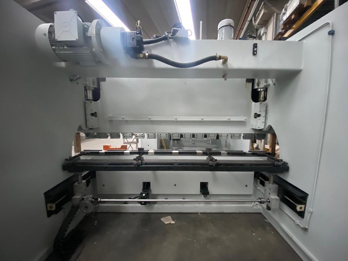 Used HYDRAULIC PRESS BRAKE BRAND IMAL MOD 115\33