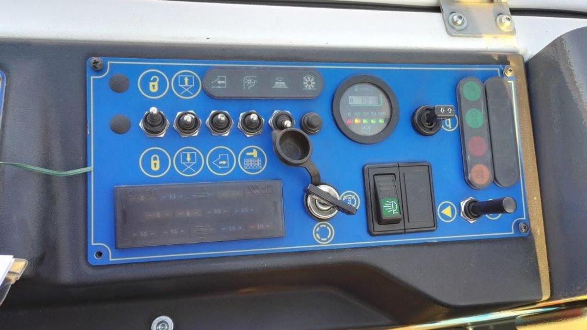 Used INDUSTRIAL STREET SWEEPER DULEVO 100 EH