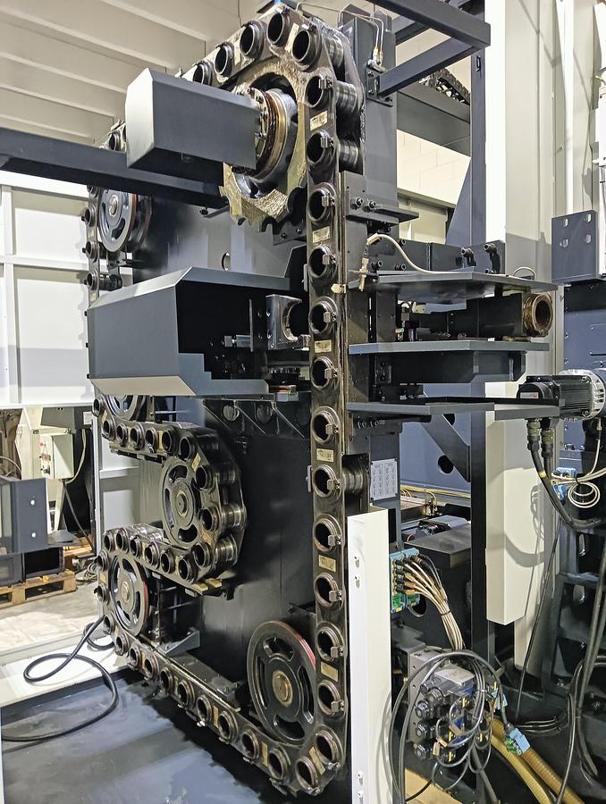 Used 2017 DOOSAN HORIZONTAL CENTER mod.NHM 8000