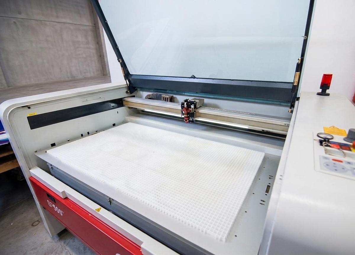 Used TROTEC SP500 200W CO2 Laser Cutter 1,550 Hours – Full Premium Pack