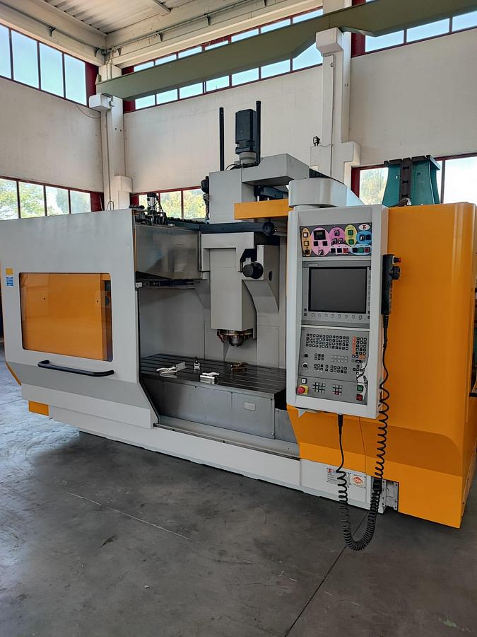 D'occasion CENTRE D'USINAGE VERTICAL SIGMA mod.LEADER 6 2004