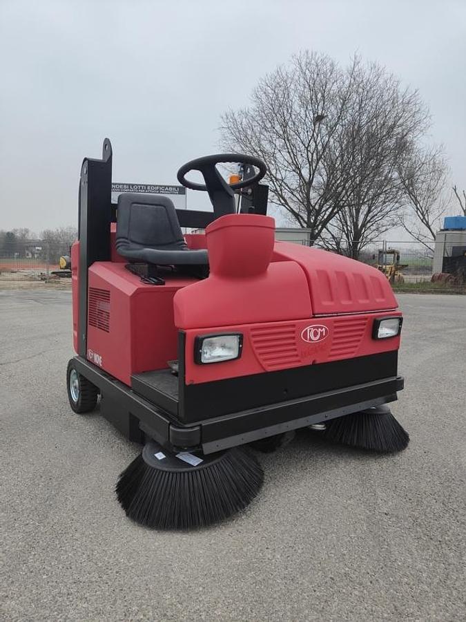 Refurbished REVISED RCm NOVE E TOP sweeper