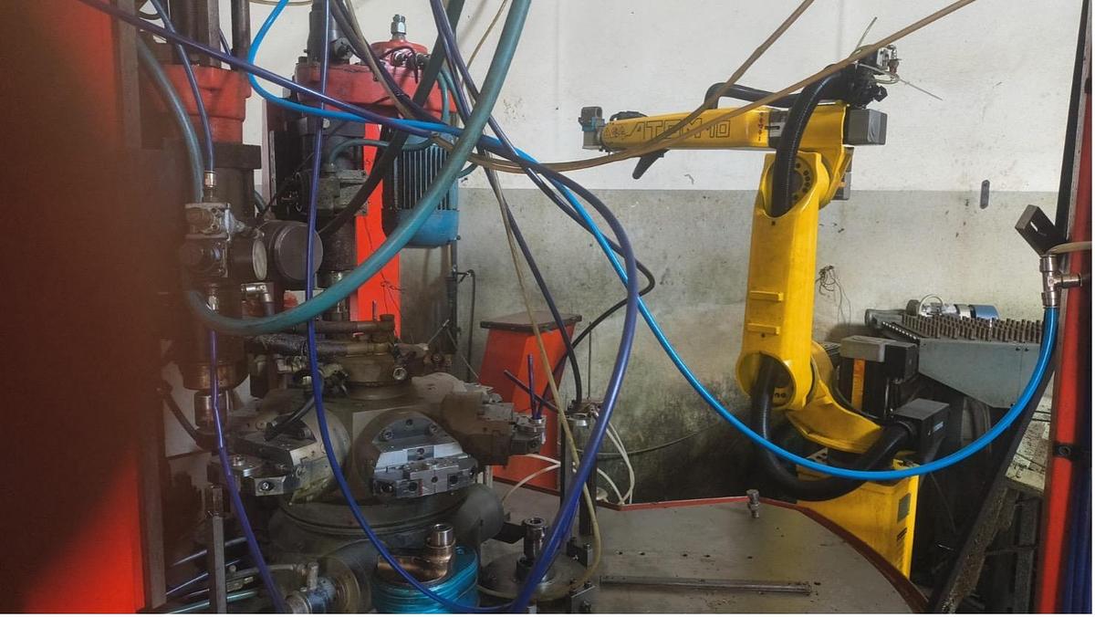 Used Etiesse TR300 Rotary Transfer Machine with Robot and Cooling System