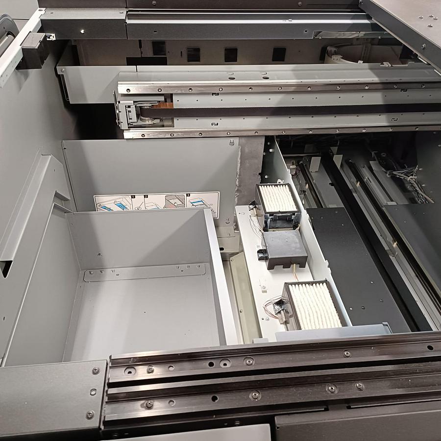 Used Epson SureColor SC-F3000 DTG Printer – Direct-to-Garment Textile Printing Machine