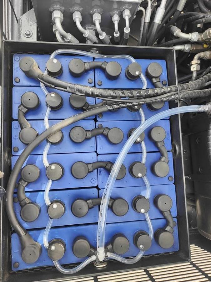 Used INDUSTRIAL FLOOR SCRUBBER DULEVO 120 EH ELECTRIC