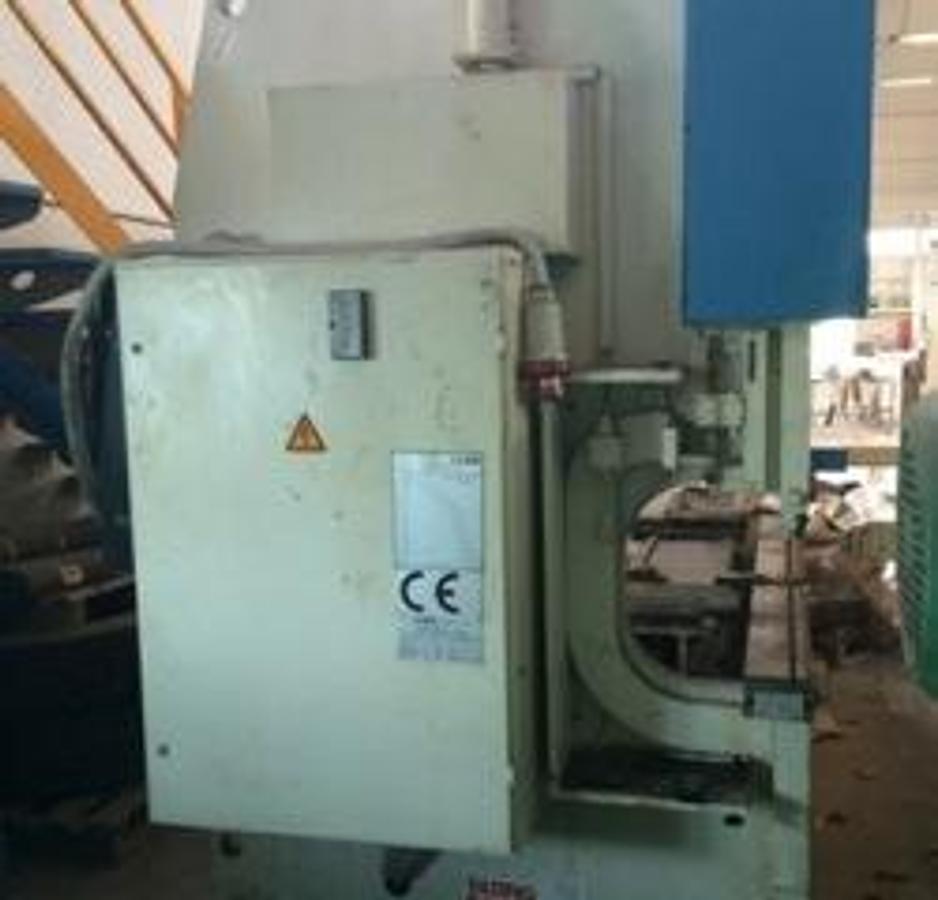 Used HYDRAULIC PRESS BRAKE BRAND LVD MOD. PPEB 135\30