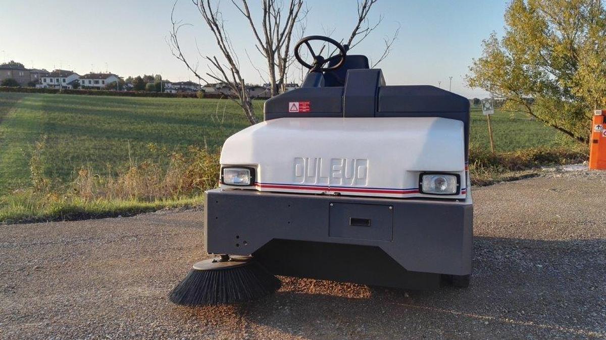 Used INDUSTRIAL STREET SWEEPER DULEVO 100 EH