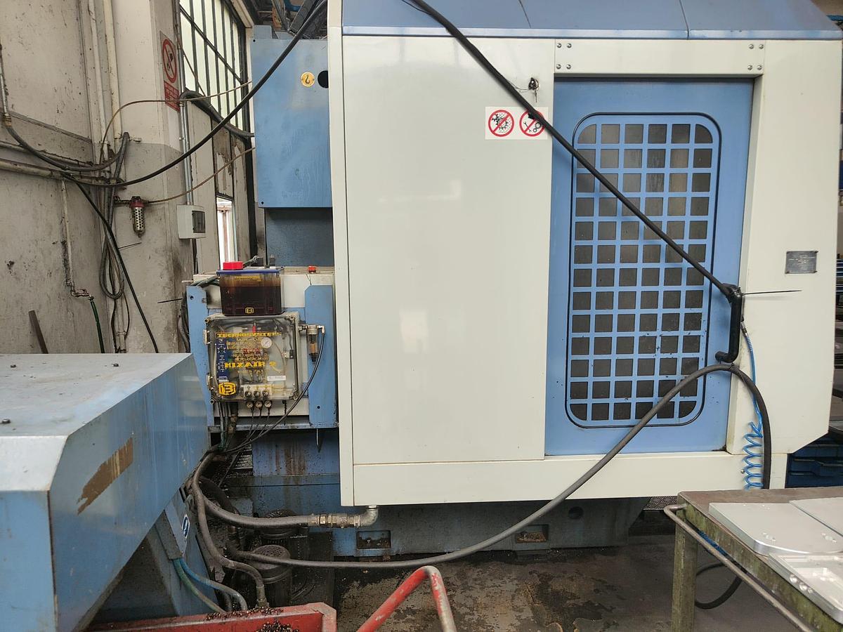 D'occasion Centre d'usinage FAMUP MCL 120 E de 2002