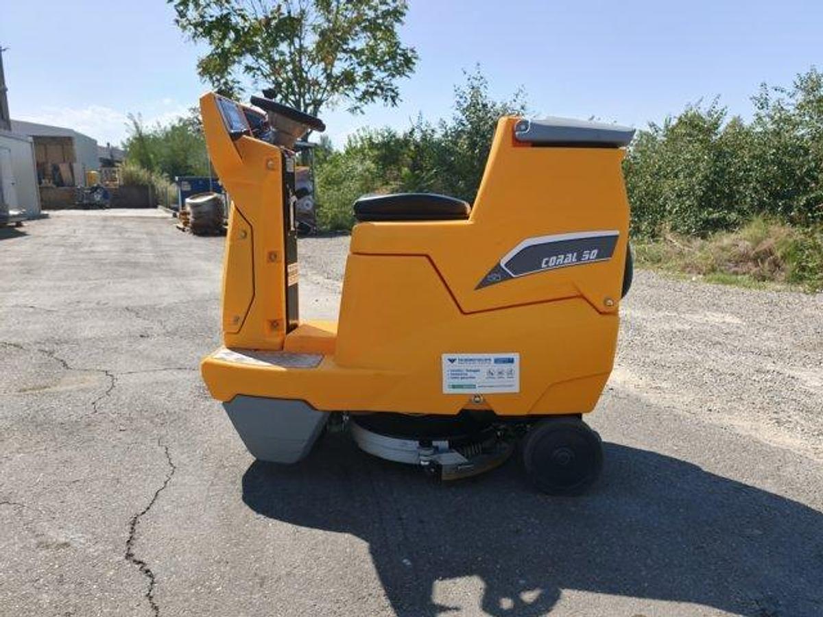 Refurbished 2024 INDUSTRIAL FLOOR CLEANER CORAL 50 REVISED