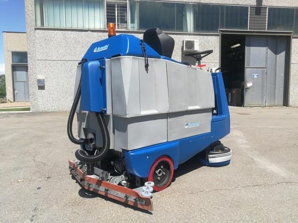 Gebraucht 2023 GLÄTTERSCHUIDERREINIGER I38 JAHR 2023