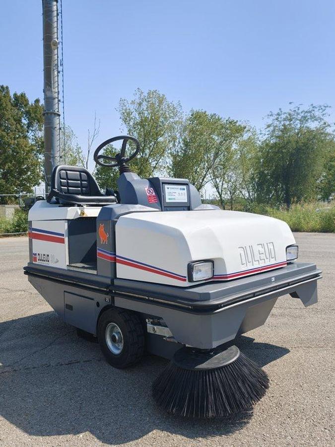 Refurbished REFURBISHED INDUSTRIAL SWEEPER DULEVO 90 DK