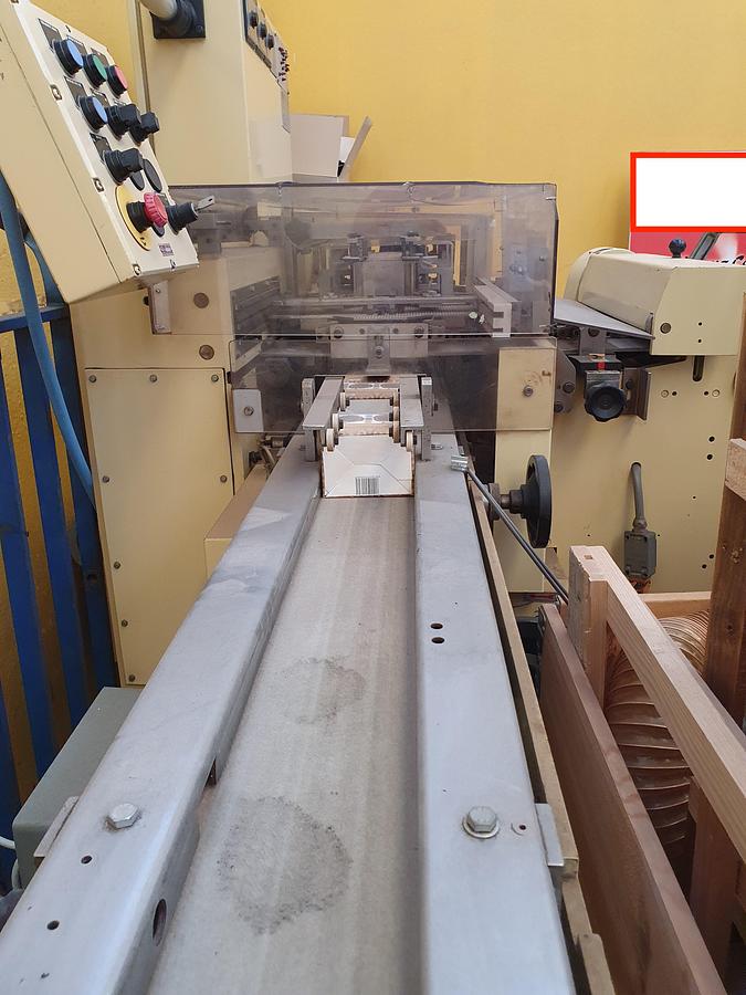 Used BFB 3701U Automatic Overwrapping / Bundling Machine