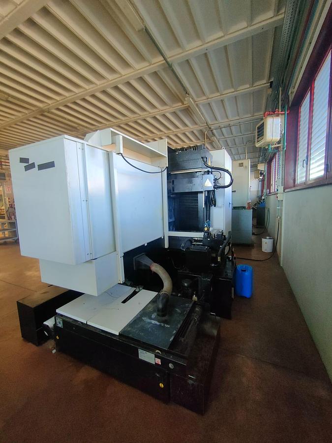 Usato 2000 HORIZONTAL GRINDING MACHINE FAVARETTO model MB75