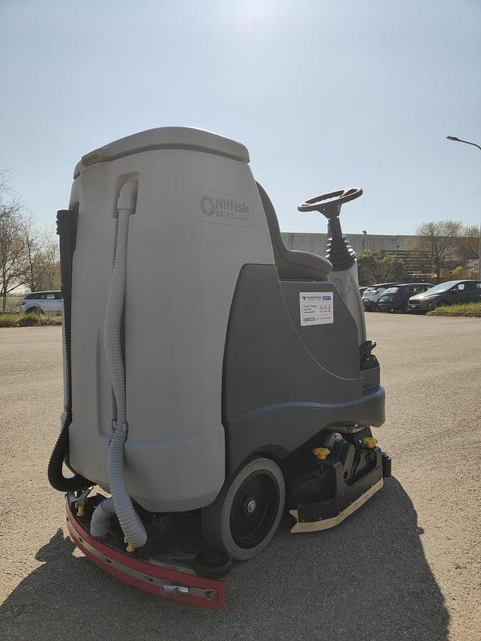 Used 2021 FLOOR SCRUBBER SWEEPER NILFISK BR 755C