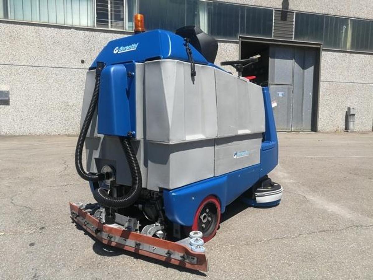 Gebraucht 2023 GLÄTTERSCHUIDERREINIGER I38 JAHR 2023