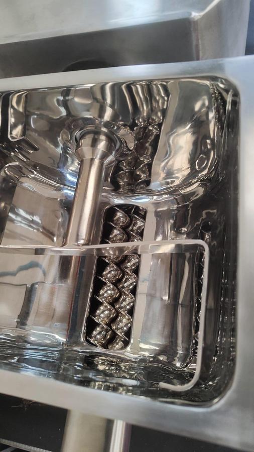 Used SS20 DS50 Series Screw Feeders for Fluid Jet Micronizers 2