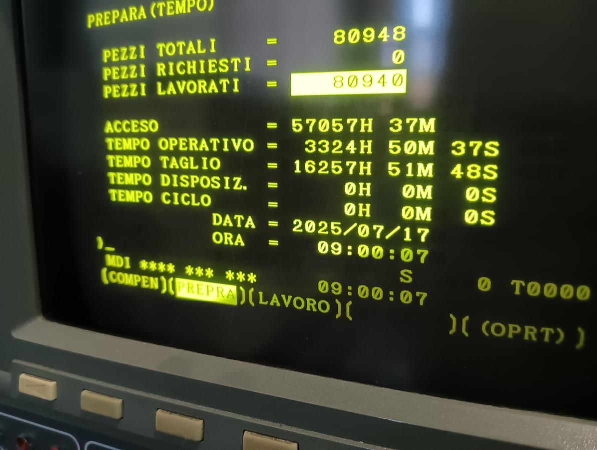 D'occasion Centre d'usinage vertical DAEWOO ACE-VC 500 ROTOPALLET 2000