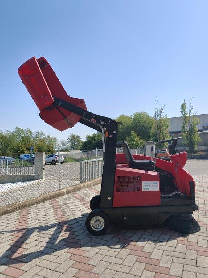Refurbished REMANUFACTURED INDUSTRIAL SWEEPER RCM e TOP 36V